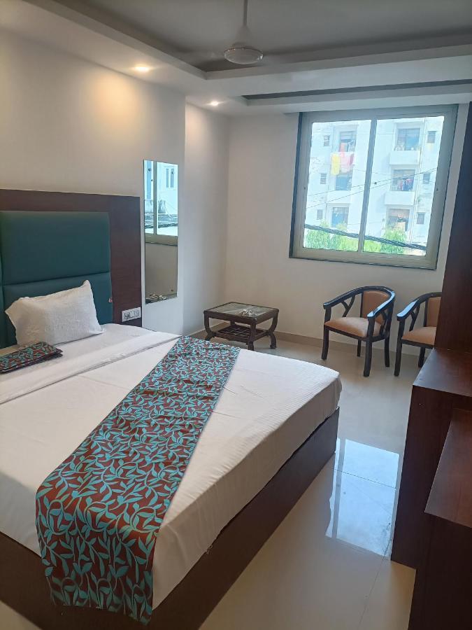 Family Hotel Tark Near Igi Airport Delhi New Delhi Bagian luar foto