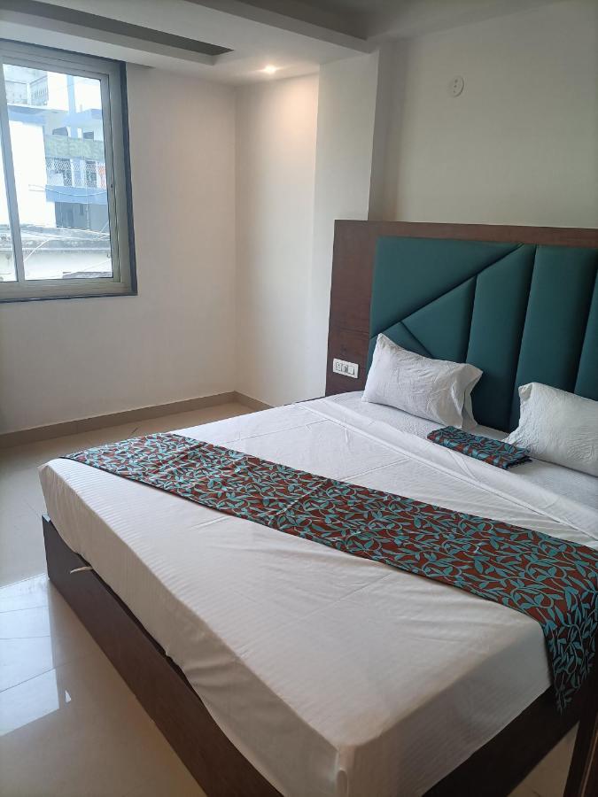 Family Hotel Tark Near Igi Airport Delhi New Delhi Bagian luar foto