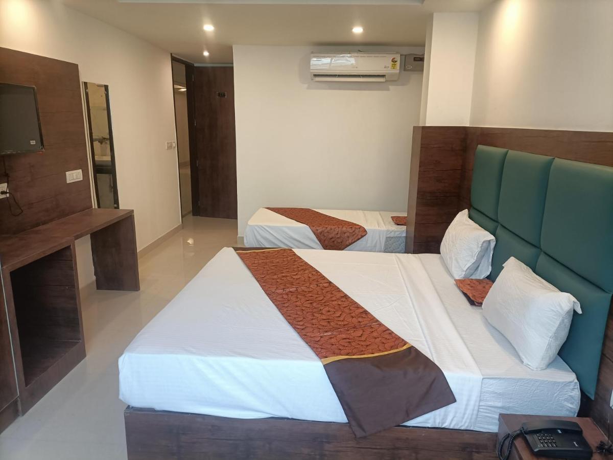 Family Hotel Tark Near Igi Airport Delhi New Delhi Bagian luar foto